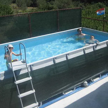 Ξενοδοχείο Seljacka Kuca 3*